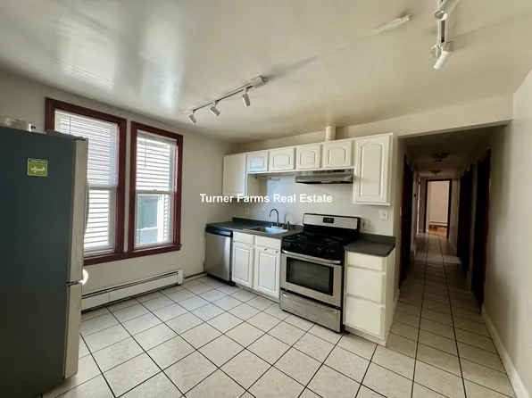 17-19 Monmouth St Unit 2, Boston, MA 02128