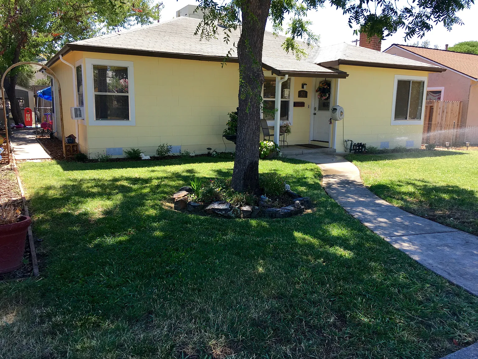 813 Grove St photo 1