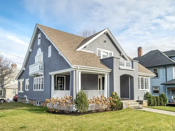 29 Richwood St, West Roxbury, MA 02132