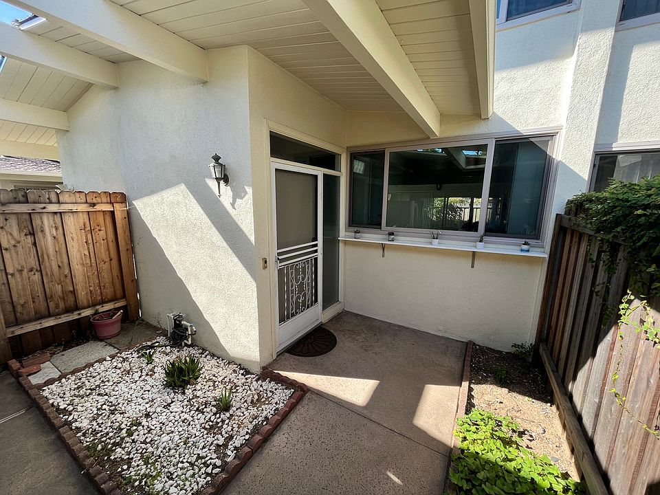 1st image of 4998 Ponderosa Way