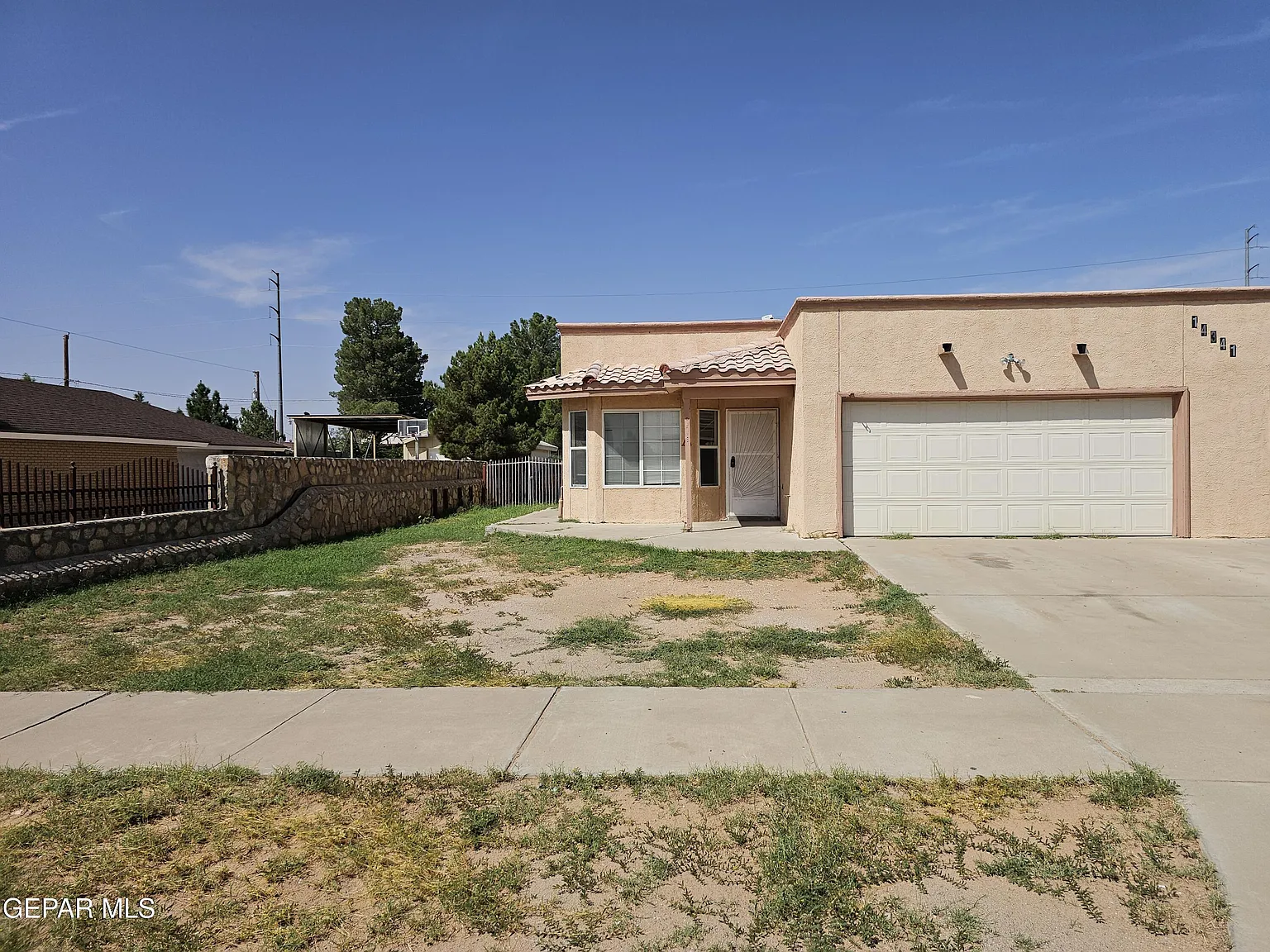 3 bed, 2.0 bath, 1242 sqft, $1,200 — Photo 1