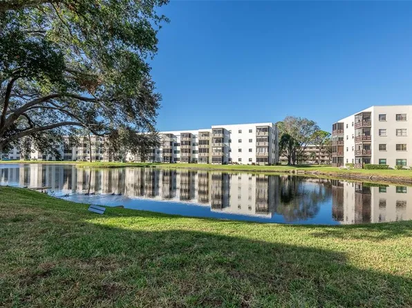 6190 80th St N Unit 111, Saint Petersburg, FL 33709