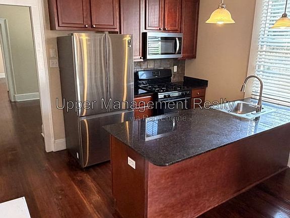 3rd image of 1901 Fern St