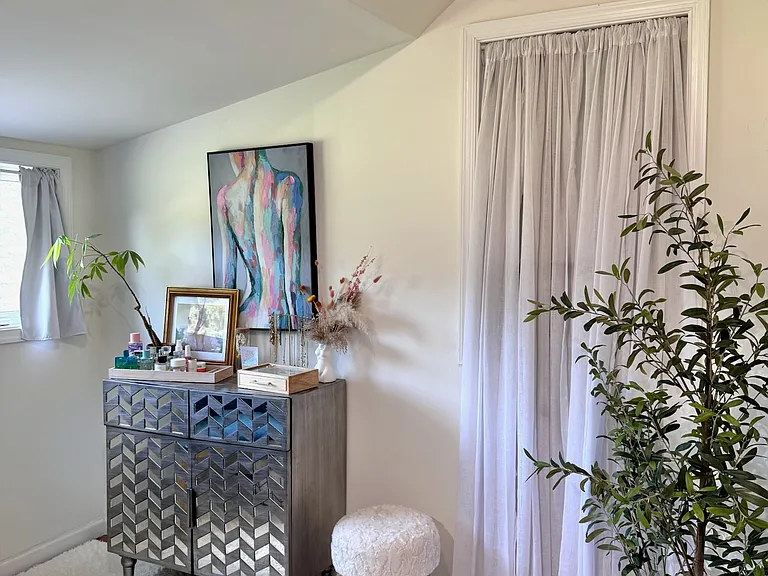 Upstairs Bedroom Reading Area