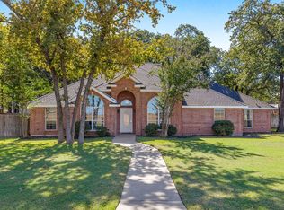 1100 Dunaway Ln, Azle, TX 76020