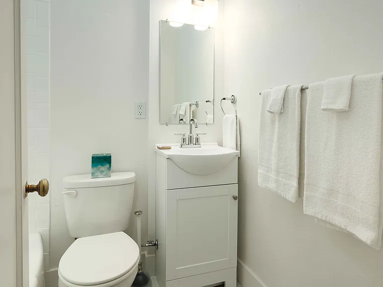 108 E Lewis St #16 — Photo 7