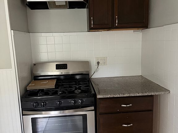 5th image of 85 Houston Ave #2