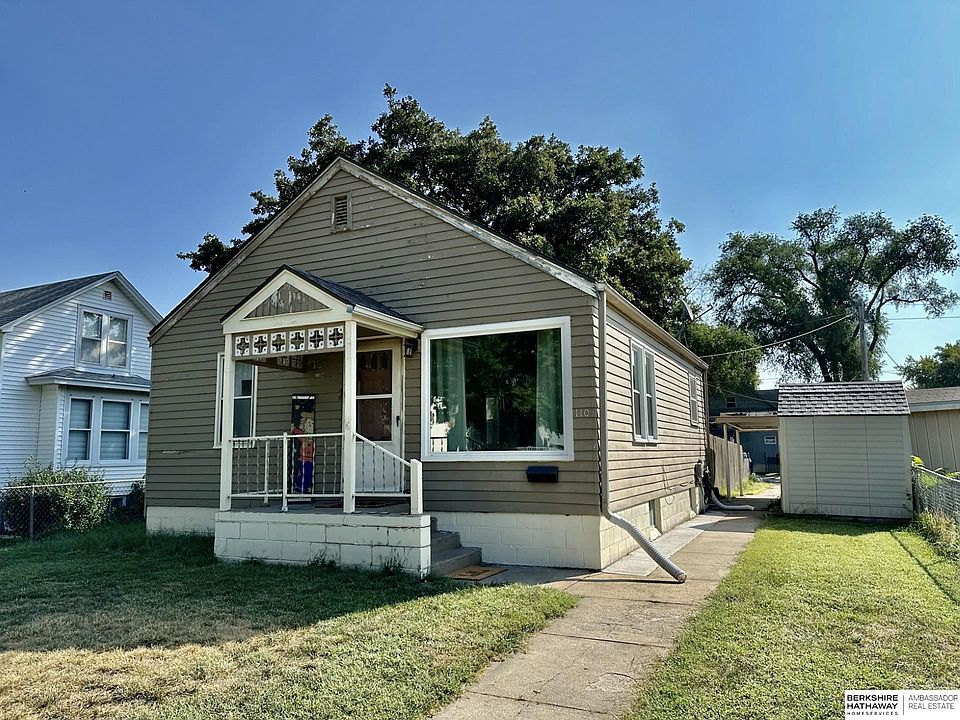 1st image of 110 N Maple St