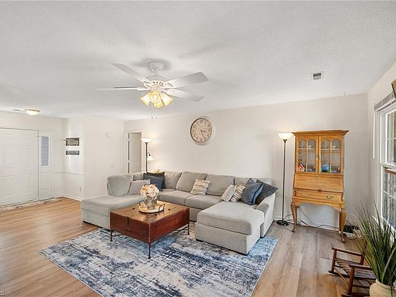 3rd image of 6300 Ridge Haven Rd