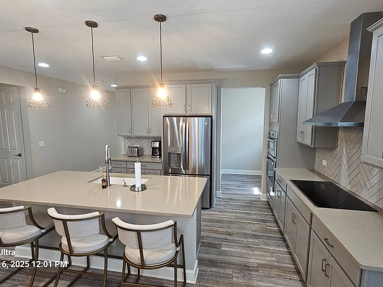 21 Los Lagos Blvd — Photo 8