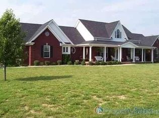 71 W Calvary Dr, Lebanon, KY 40033
