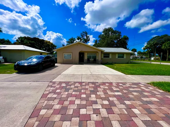 3215 Hibiscus Avenue, Fort Pierce, FL 34947