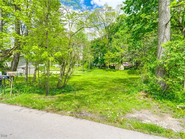 169 Evergreen St, Barberton, OH 44203