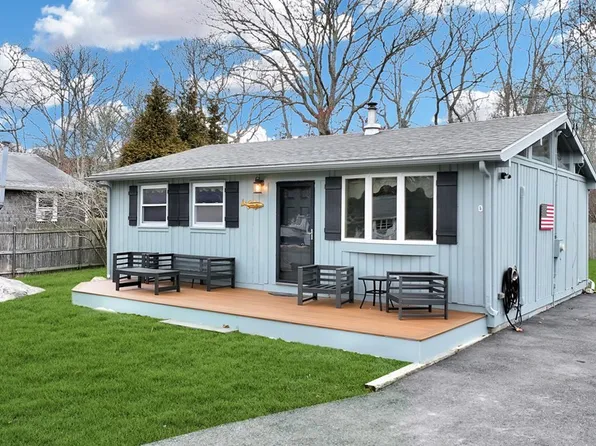 121 Ebony St, Fairhaven, MA 02719