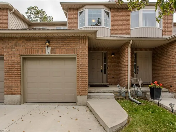 348 Highland Rd W Unit 17, Hamilton, ON L8J 3W5
