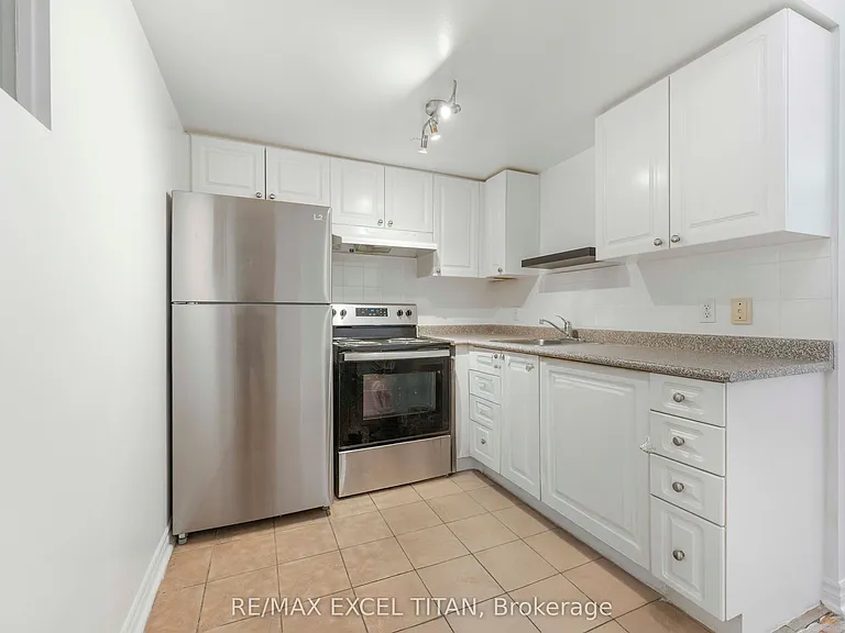 1407 Dupont St #112 — Photo 10