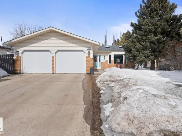 1929 Forest Dr, Cold Lake, AB T9M 1M1