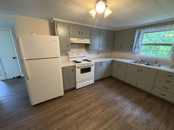 1322 Main St Unit 3, Sanford, ME 04073