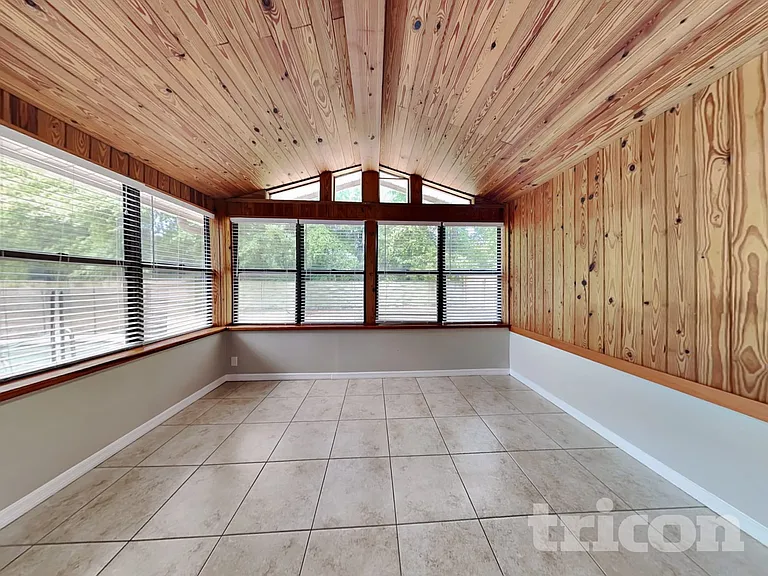 14314 Ravenwood Ln — Photo 23