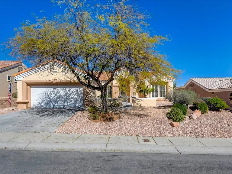 10800 Mission Lakes Ave — Photo 4