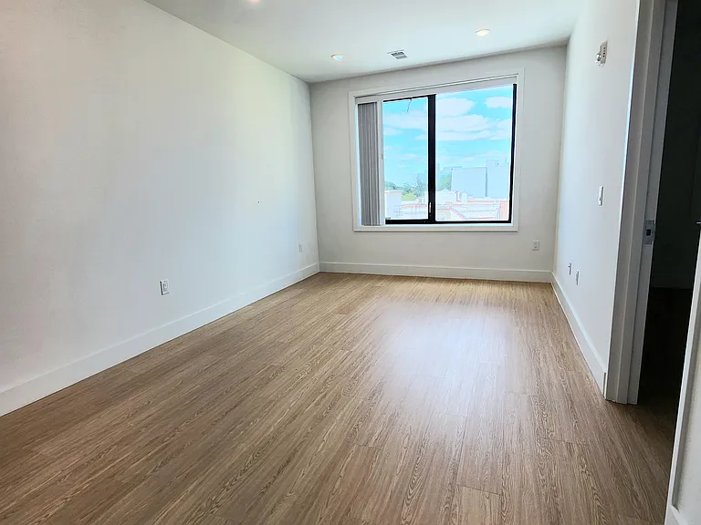 30.3 Vroom St #604 — Photo 12