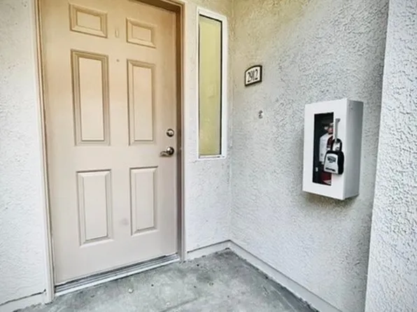 2305 W Horizon Ridge Pkwy, Henderson, NV