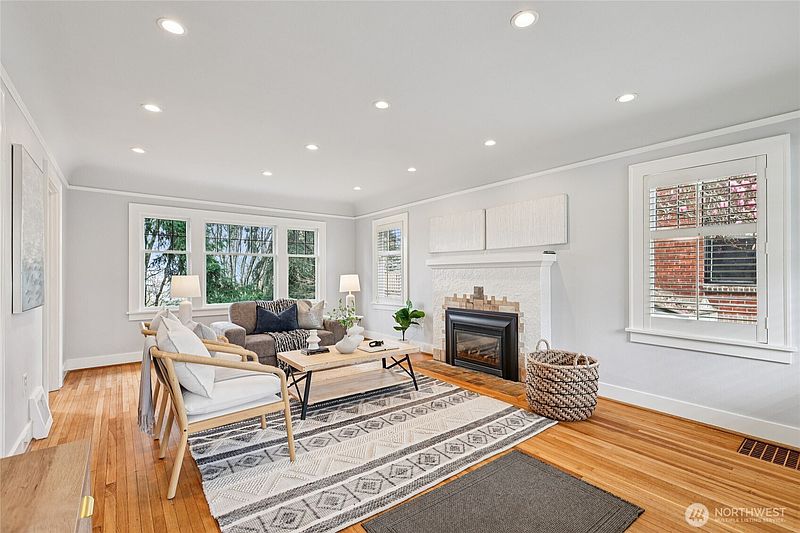 5th image of 1911 12th Avenue S