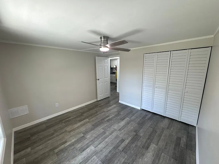 Sunrise Apartments — Photo 8