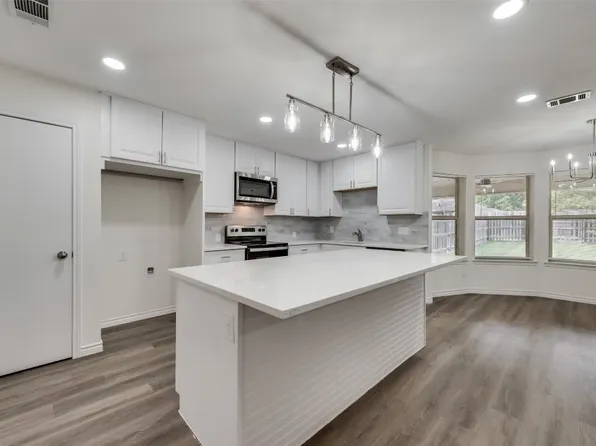 4500 French Lake Dr, Fort Worth, TX 76133