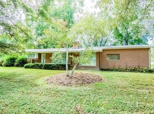 21 Queens Dr, Florissant, MO