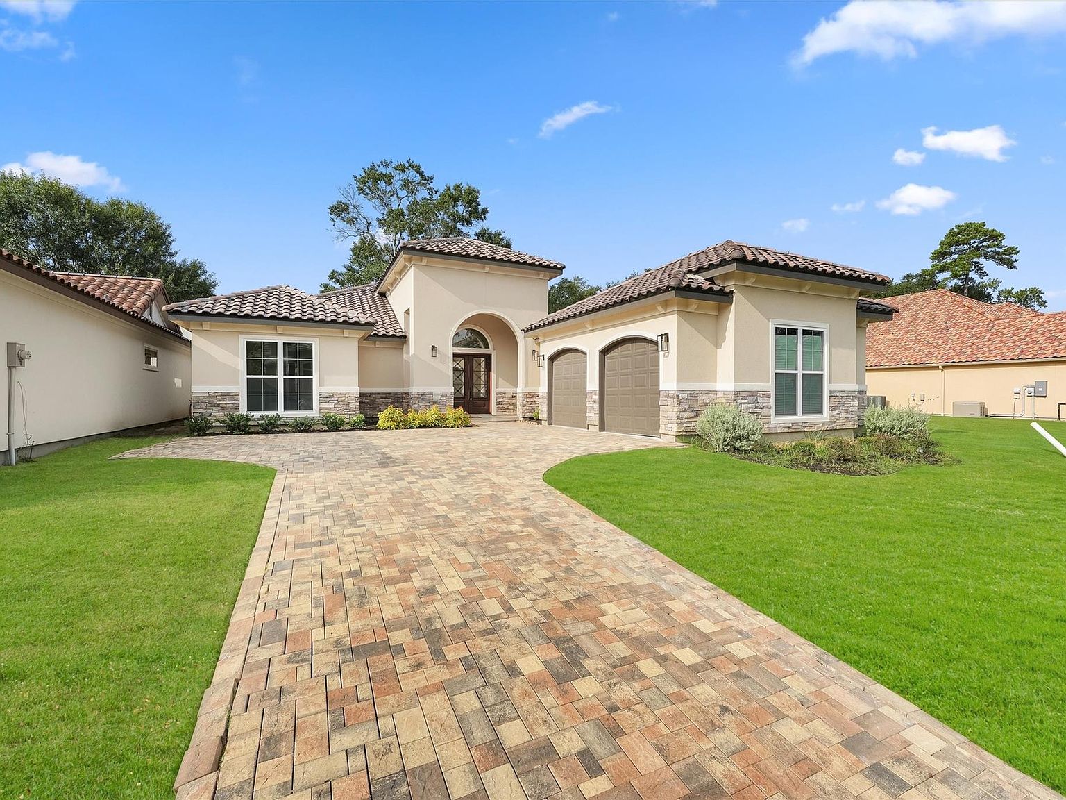 16015 Bridges Fairway Ln