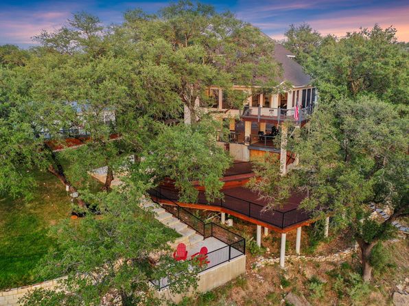 1352 Lake Shore Dr