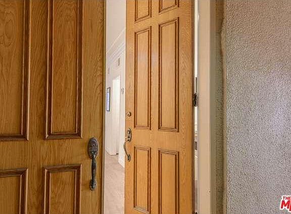 4th image of 622 S Barrington Ave APT 108