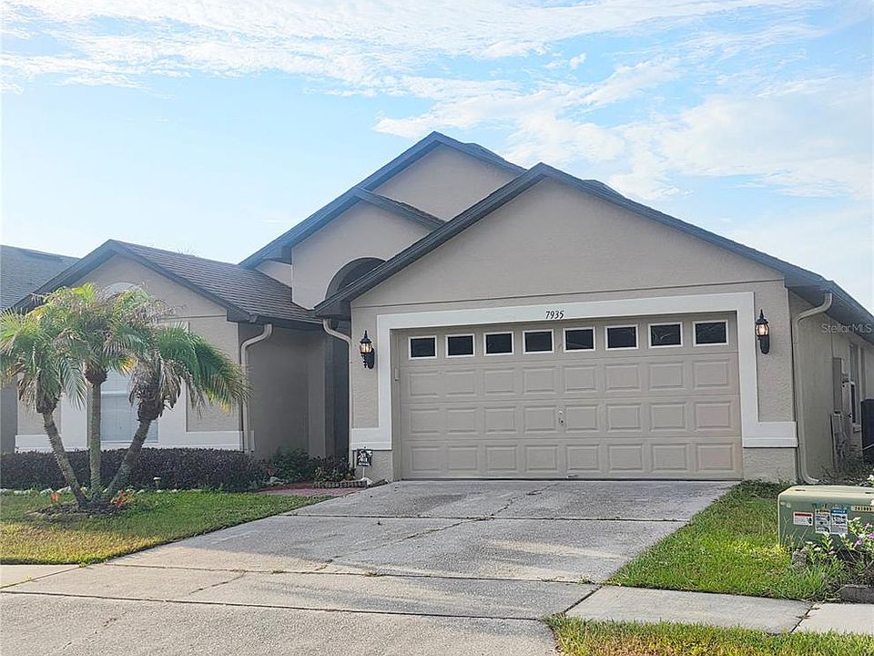 1st image of 7935 Oakstone Ct
