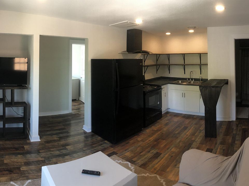 1st image of 133 E Main St #10915612