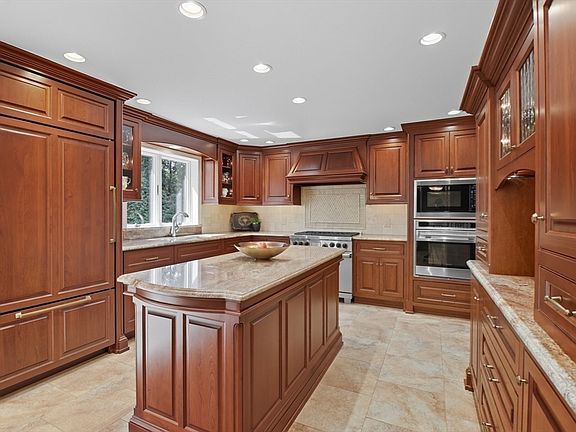 4th image of 441 Inverness Ln