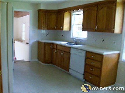 Kitchen with all appliances