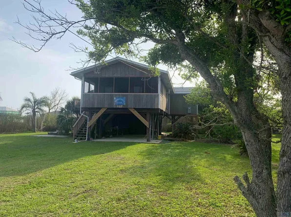 127 Minnich Ln, Grand Isle, LA 70358