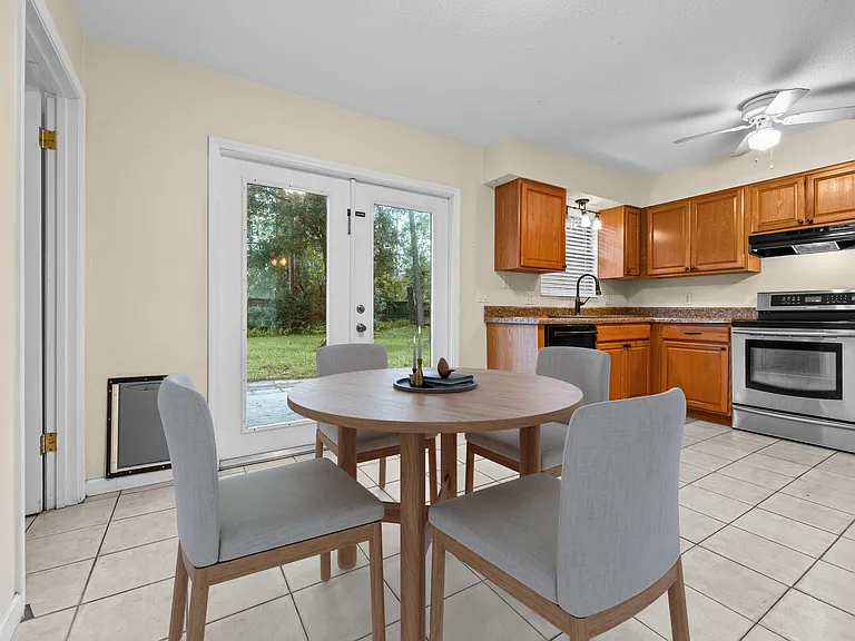 2502 NW 54th Blvd — Photo 9