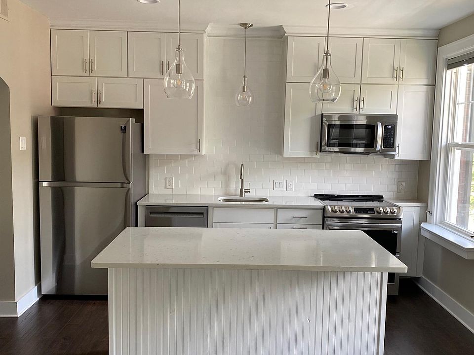 Beautiful new kitchen with quartz counters