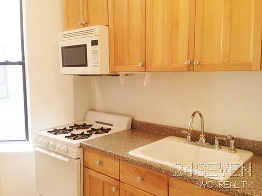 Rented by 24 7 NYC Realty Inc. | media 18