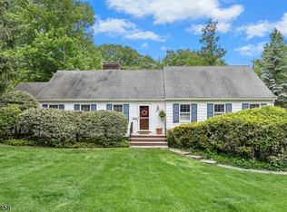 28 Evergreen Dr, Berkeley Heights, NJ 07922