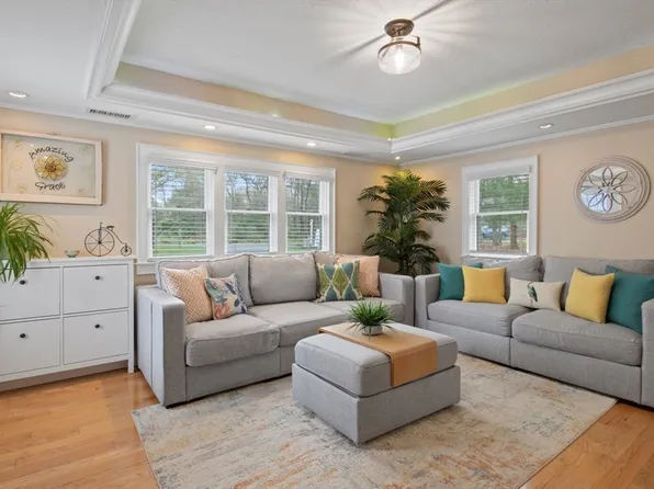 2045 Main St, Barnstable, MA 02630