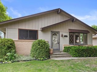 4170 S 67th St, Greenfield, WI 53220