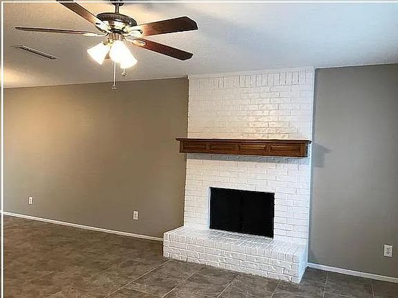 2nd image of 3802 Coronet Ln
