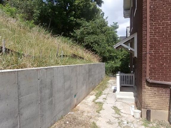 4th image of 763 E Mitchell Ave