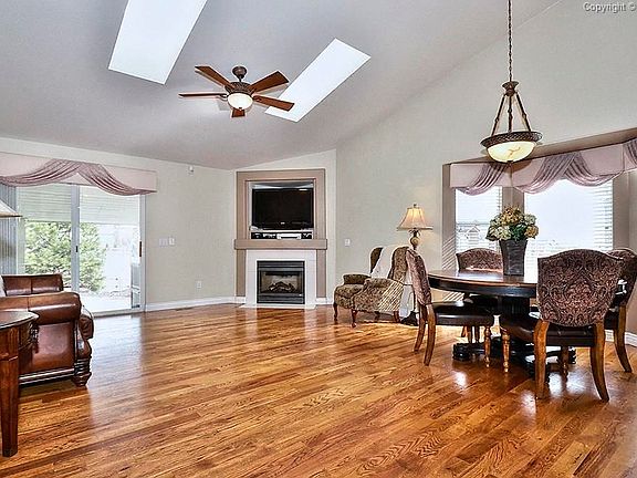 Open and Inviting Living Space