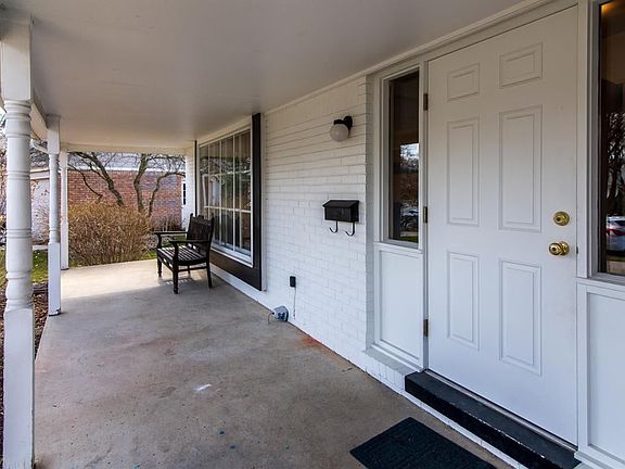 3rd image of 1395 Esch Ct