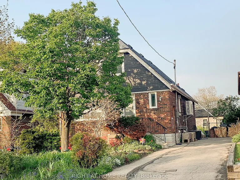 75 Binswood Ave #BASEMENT — Photo 1