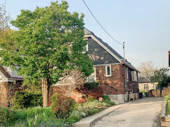 75 Binswood Ave #Basement, Toronto, ON M4C 3N8